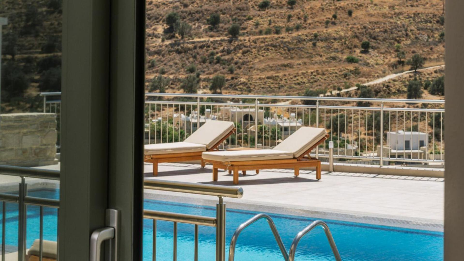 Villa Ovgoro กามิลารี ภายนอก รูปภาพ